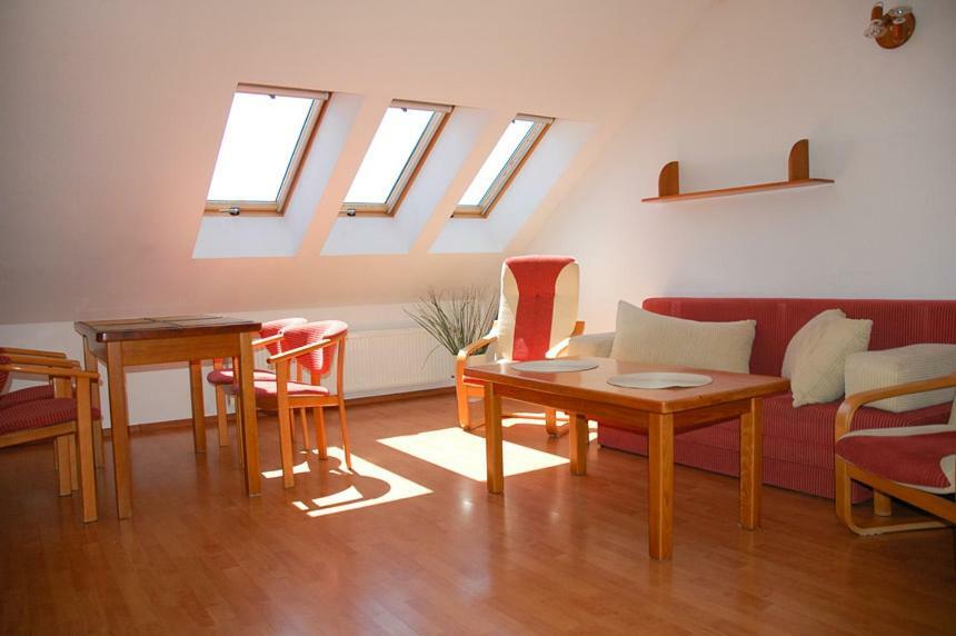 Lawer Apartment เรวัล ภายนอก รูปภาพ
